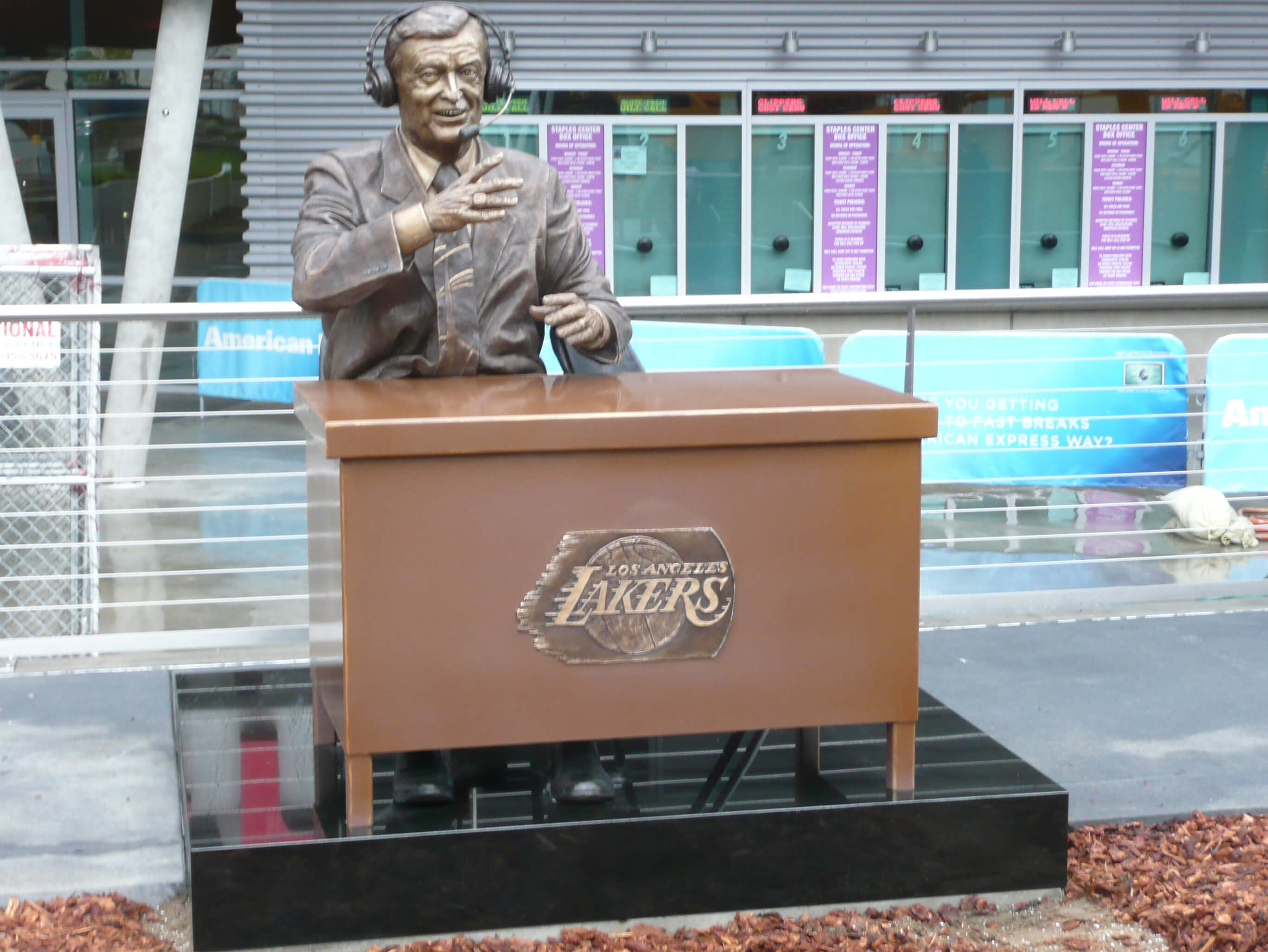 Chick Hearn statue, LA Lakers
