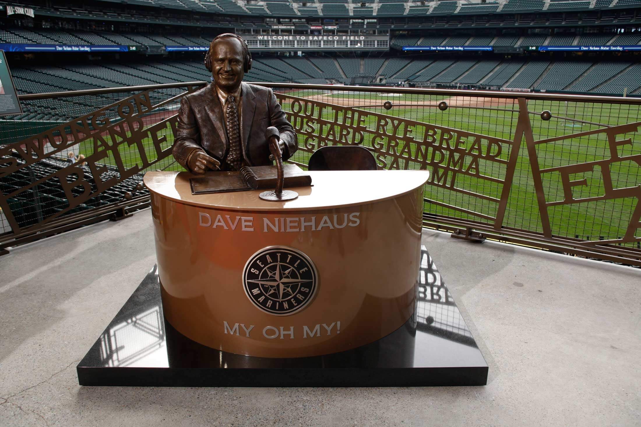 Dave Niehaus, Grand Salami, statue, Seattle Mariners