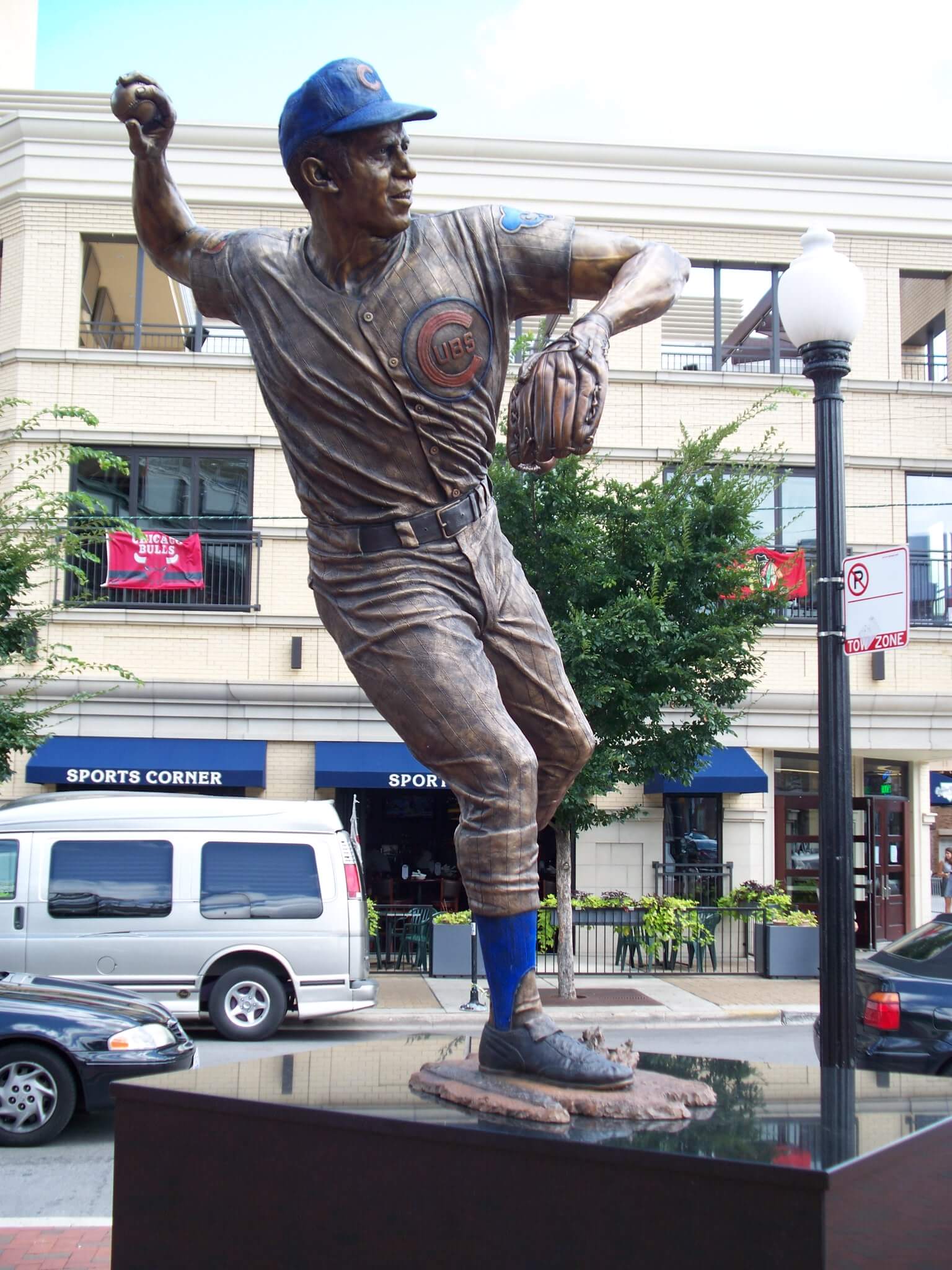 Ron Santo statue, Chicago Cubs, Wrigley Field