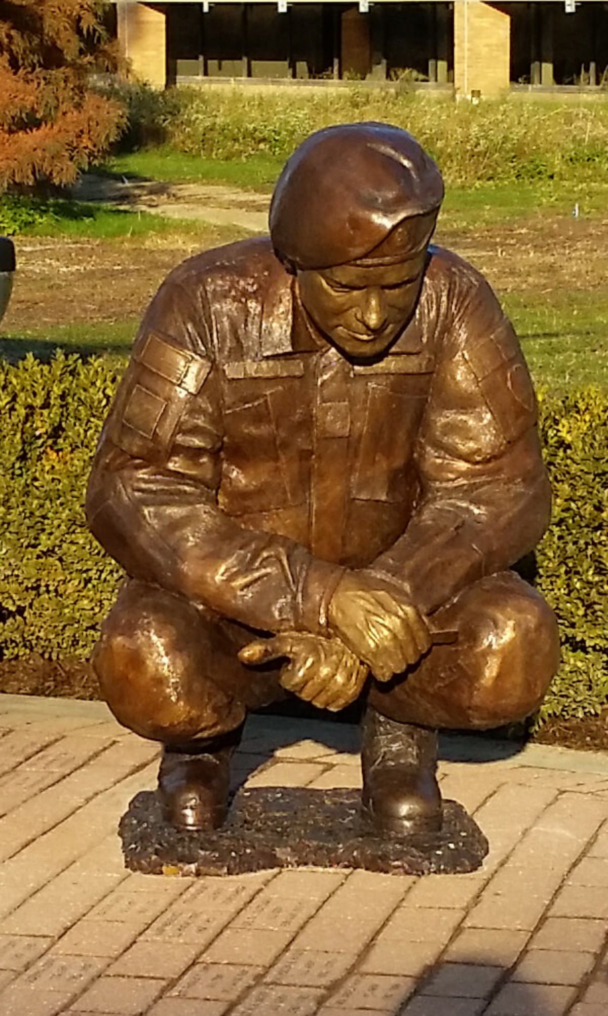 war memorial statue defenders of peace college of lake county