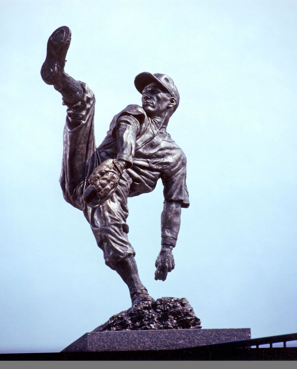 hal newhouser statue detroit tigers