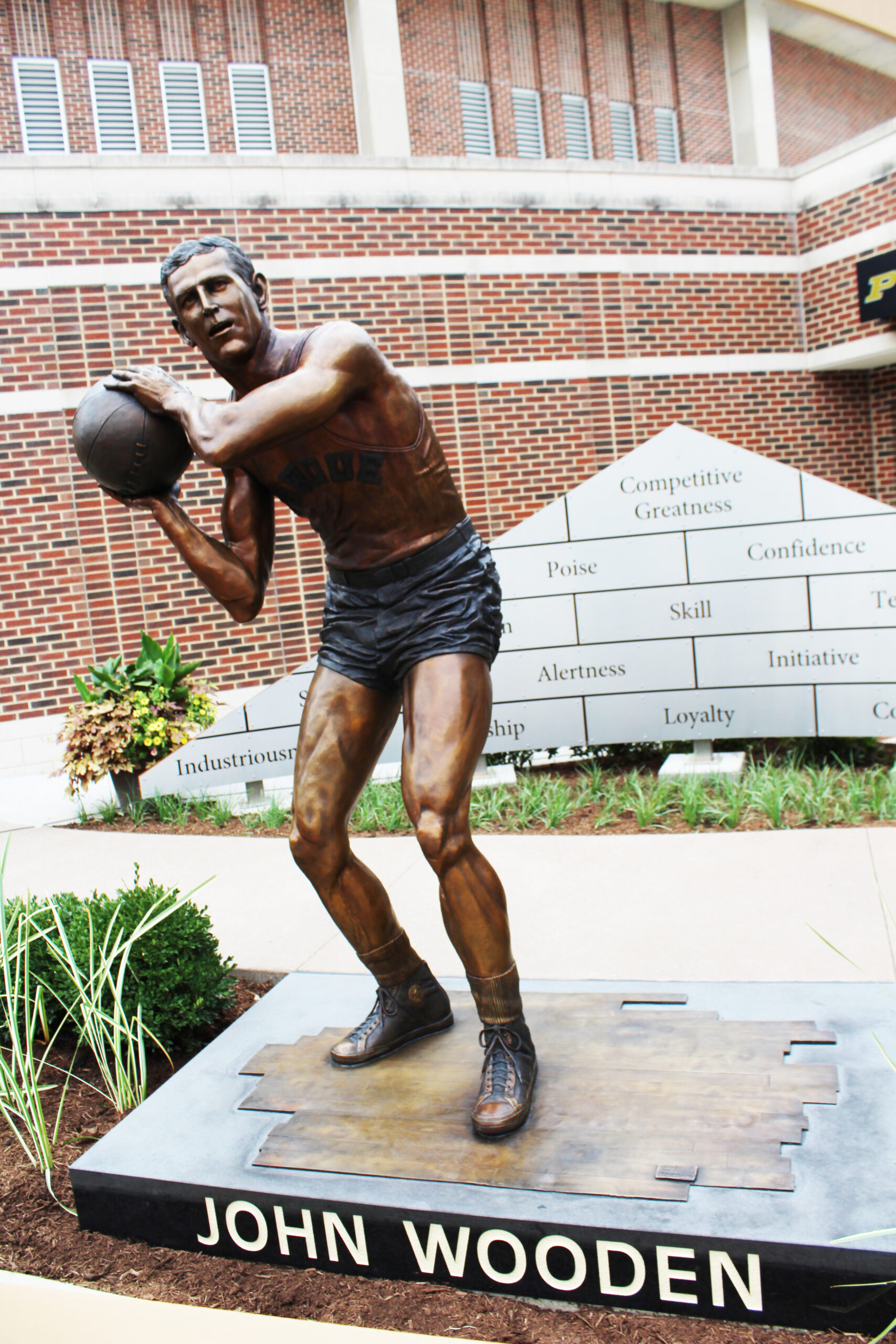 john wooden statue