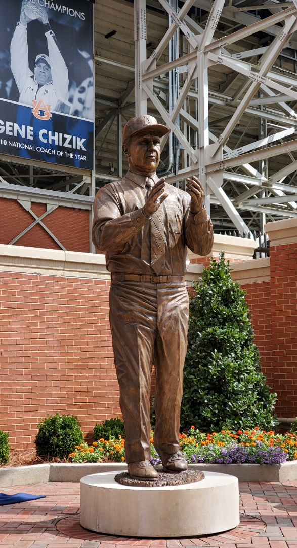 pat dye tribute statue