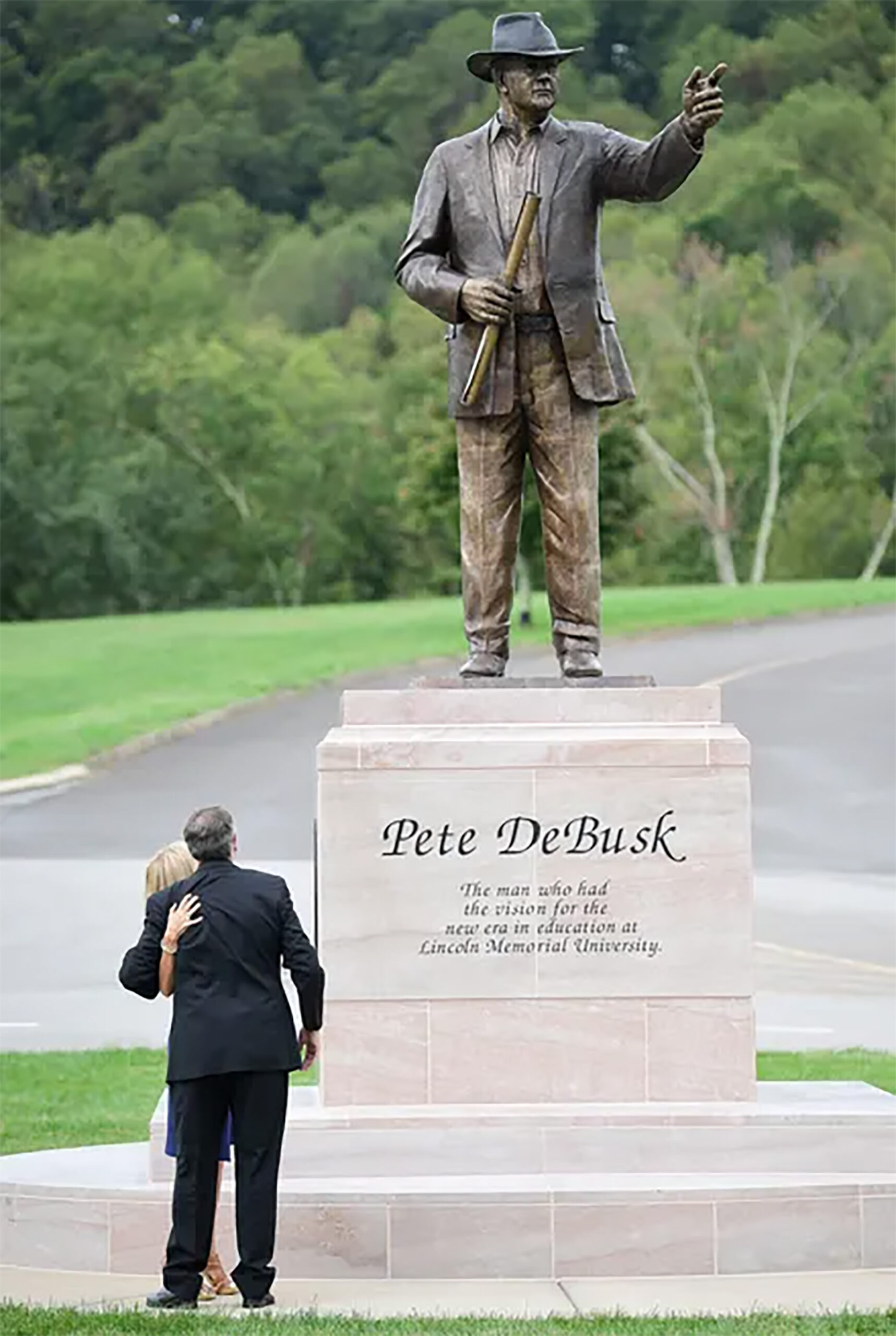 pete debusk statue