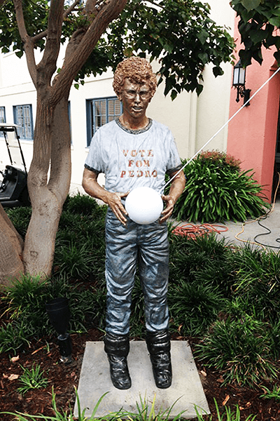 napoleon dynamite statue